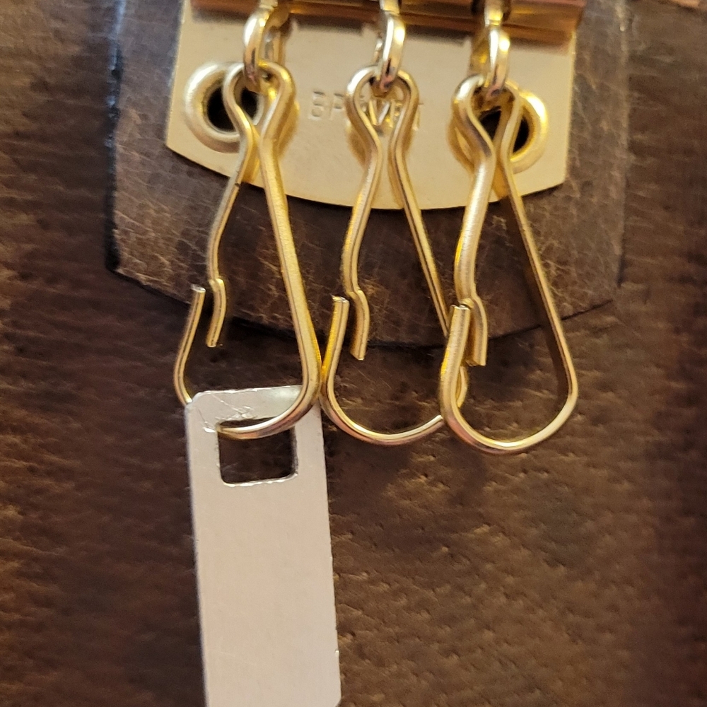 Vintage Gucci Brown Leather 3 Hook Key Case- 1 call out on inside snap. - Picture 6 of 9